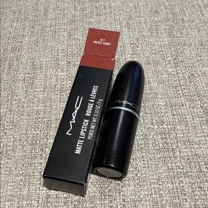 NIB💄MAC velvet teddy lipstick